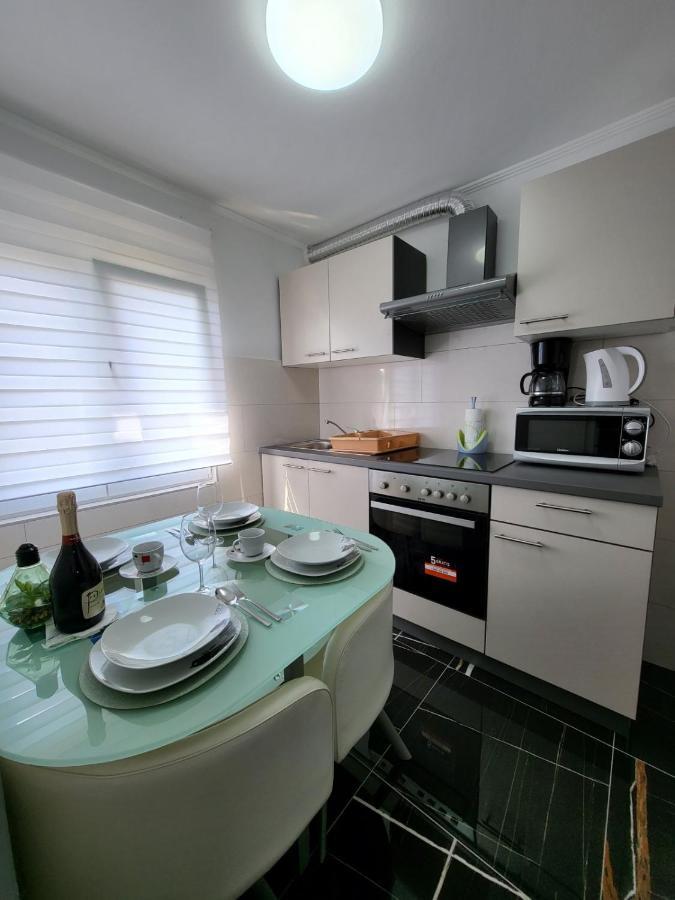 Apartman Dora With Sea View And Terrace อูมัค ภายนอก รูปภาพ