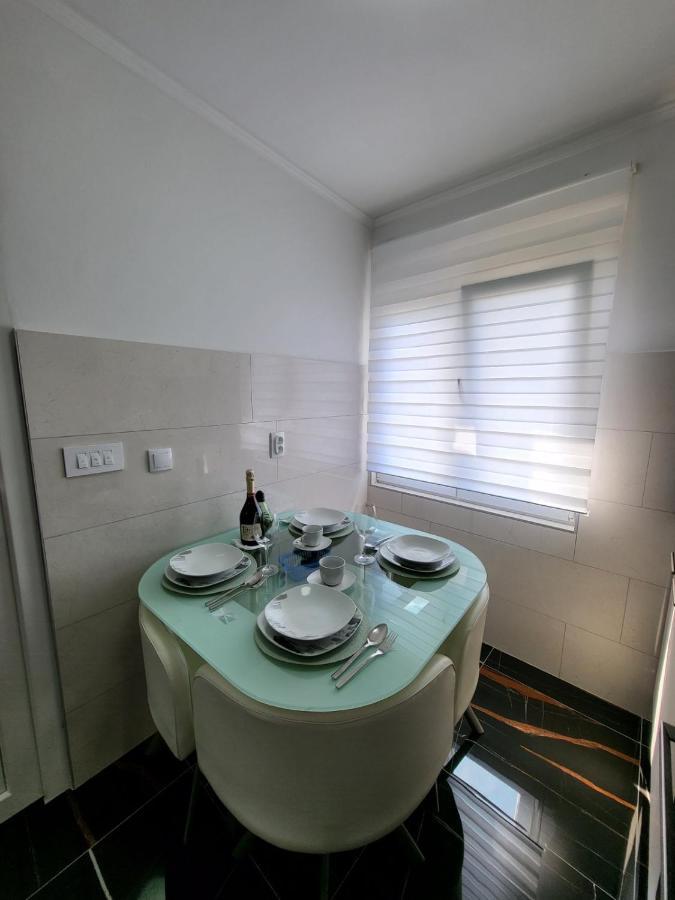 Apartman Dora With Sea View And Terrace อูมัค ภายนอก รูปภาพ
