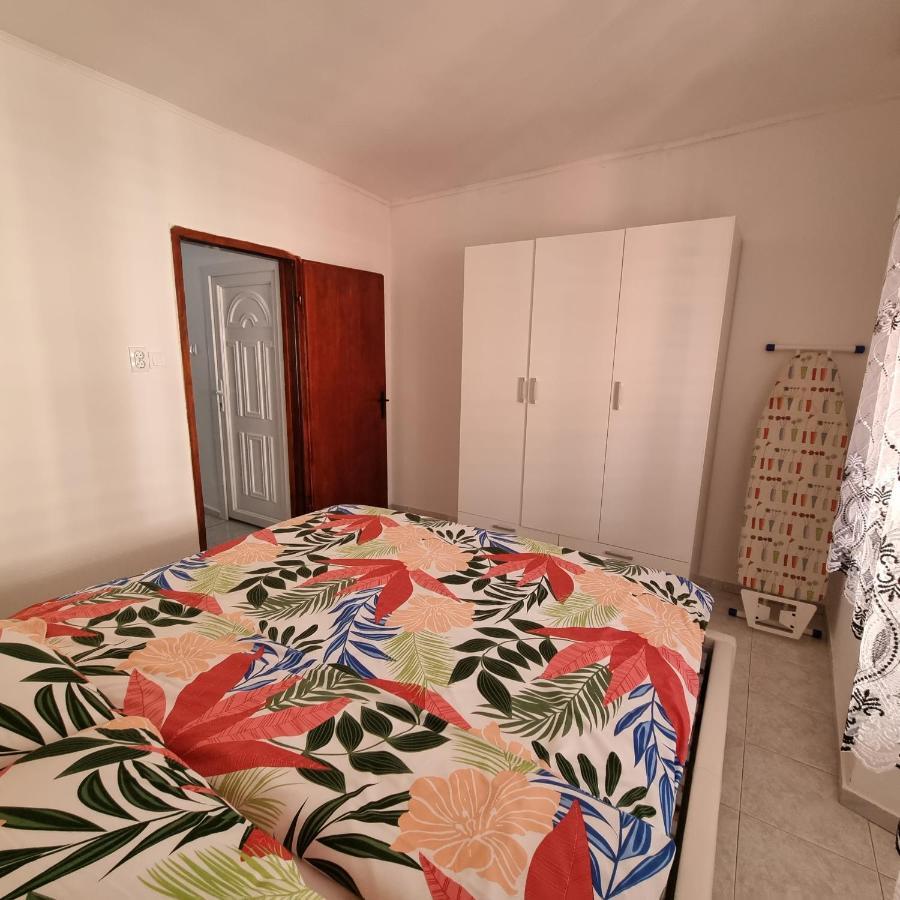 Apartman Dora With Sea View And Terrace อูมัค ภายนอก รูปภาพ