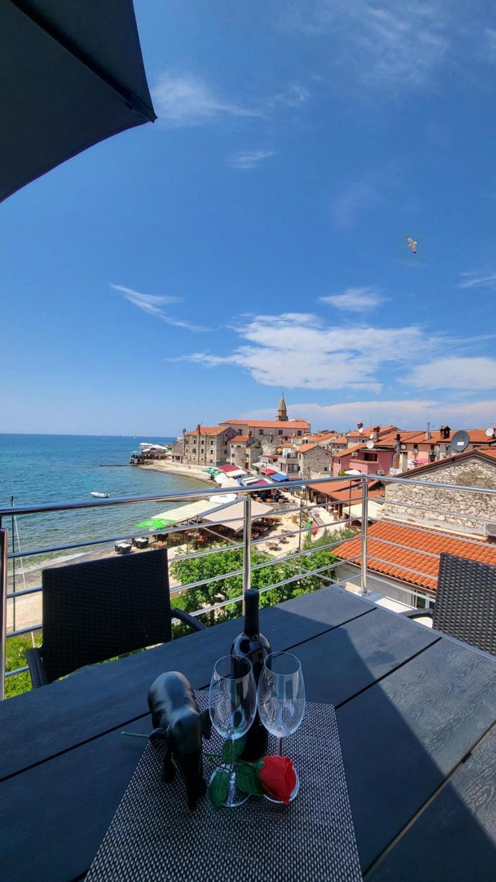Apartman Dora With Sea View And Terrace อูมัค ภายนอก รูปภาพ